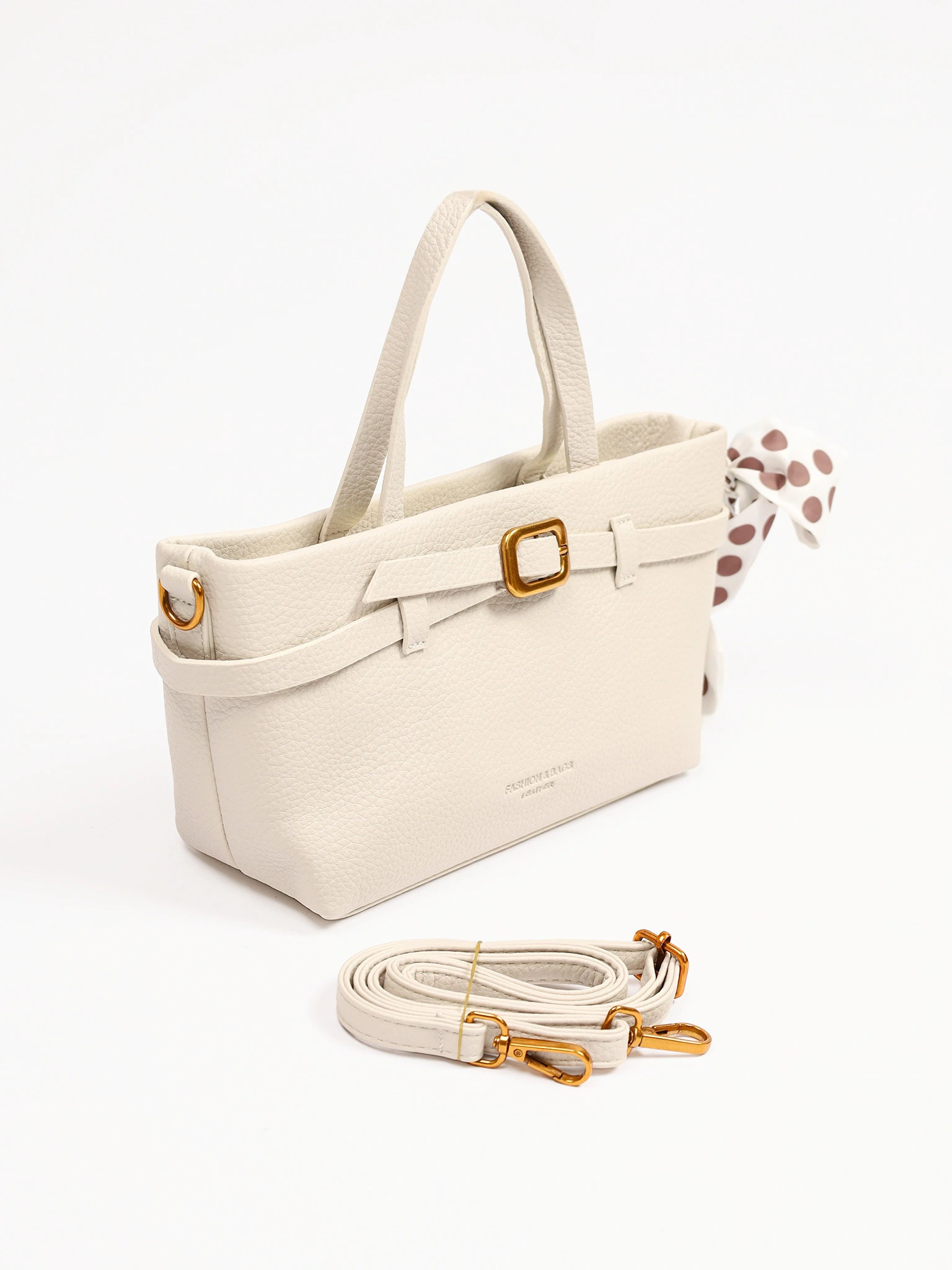 Сумка-тоут с декоративным платком и ремешком с пряжкой в ассортименте